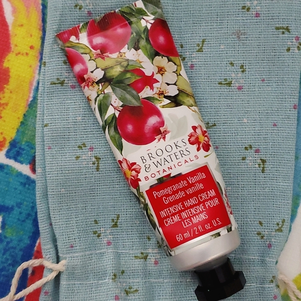 💚 Free Add-On- Brooks & Waters Pomegranate Vanilla Intensive Hand Cream 60ml